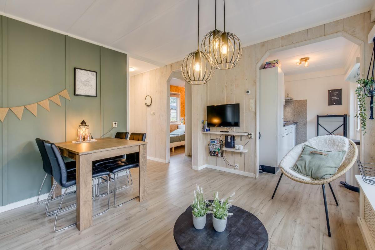 Chalet 't Veluws stulpje "GENIET, ONTSPAN EN DROOM EVEN LEKKER WEG!" - Housity