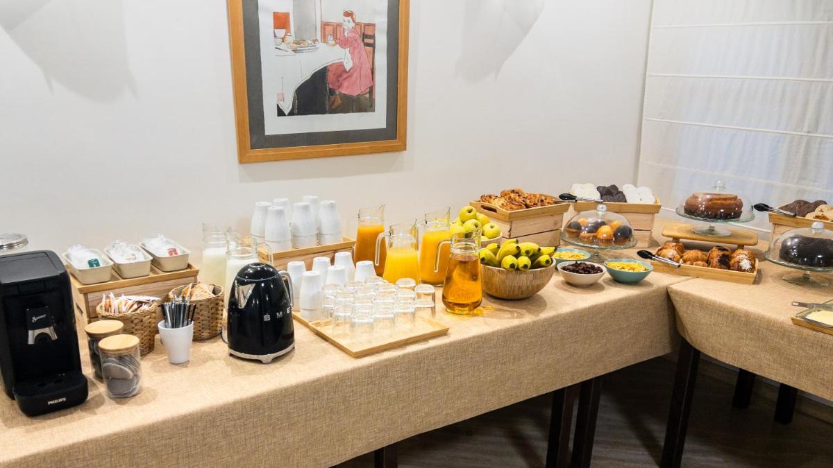 AZ Orús Factory Hotel - Parking Muy Económico y Desayuno - Hizvo