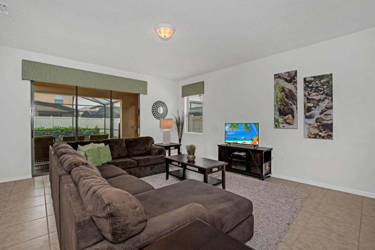 Elegant Villa wPrivate PoolSpa Game Room - Housity