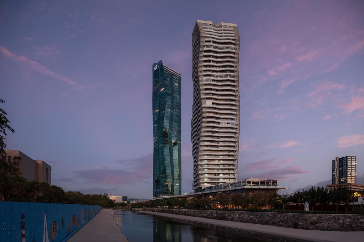 Four Points by Sheraton Izmir - Housity