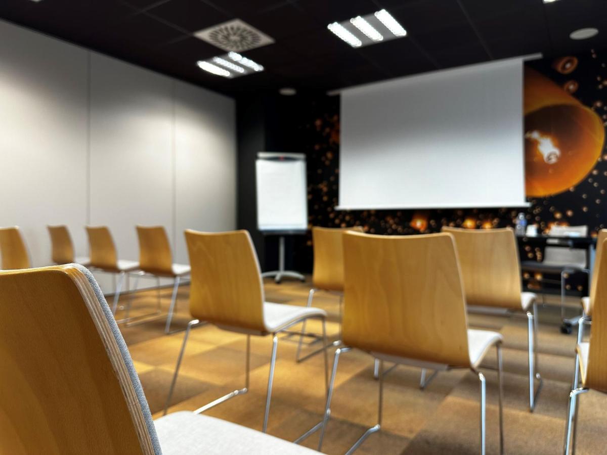 Espace de conférence ou salle de réunion dans l'établissement Brit Hotel & Spa Saint Brieuc Plérin