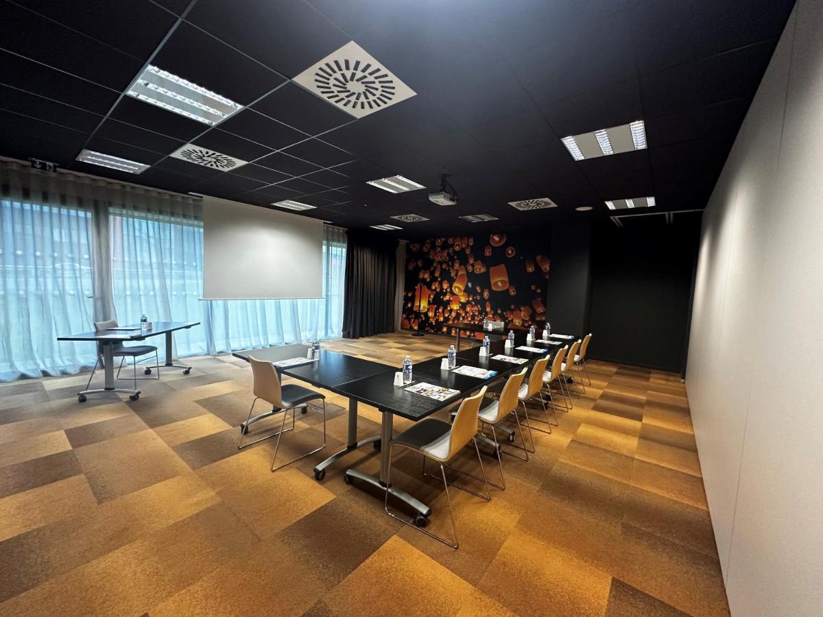 Espace de conférence ou salle de réunion dans l'établissement Brit Hotel & Spa Saint Brieuc Plérin