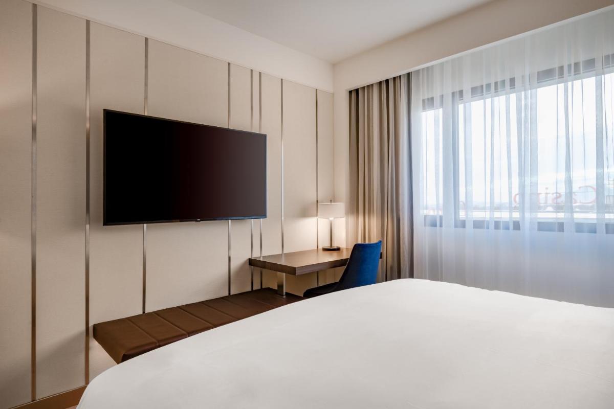 AC Hotel by Marriott Saint-Julien-en-Genevois - Housity