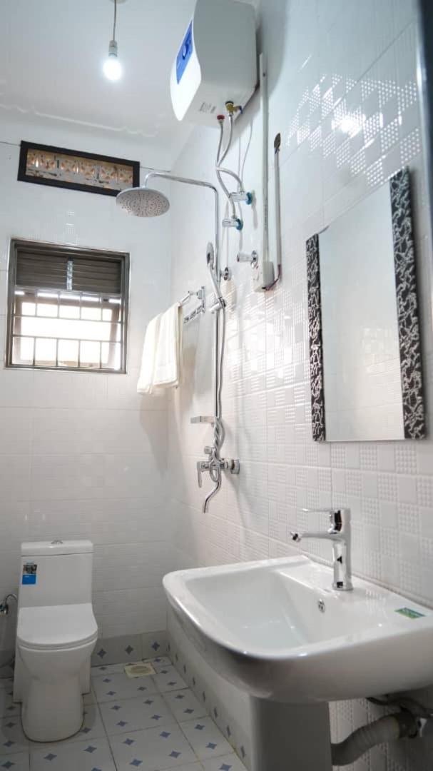 Kamfart Safari Lodge - Hizvo