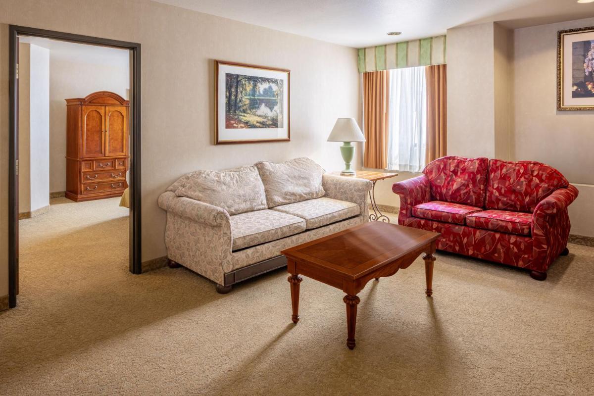 Circus Circus Reno Hotel Casino at THE ROW - Housity