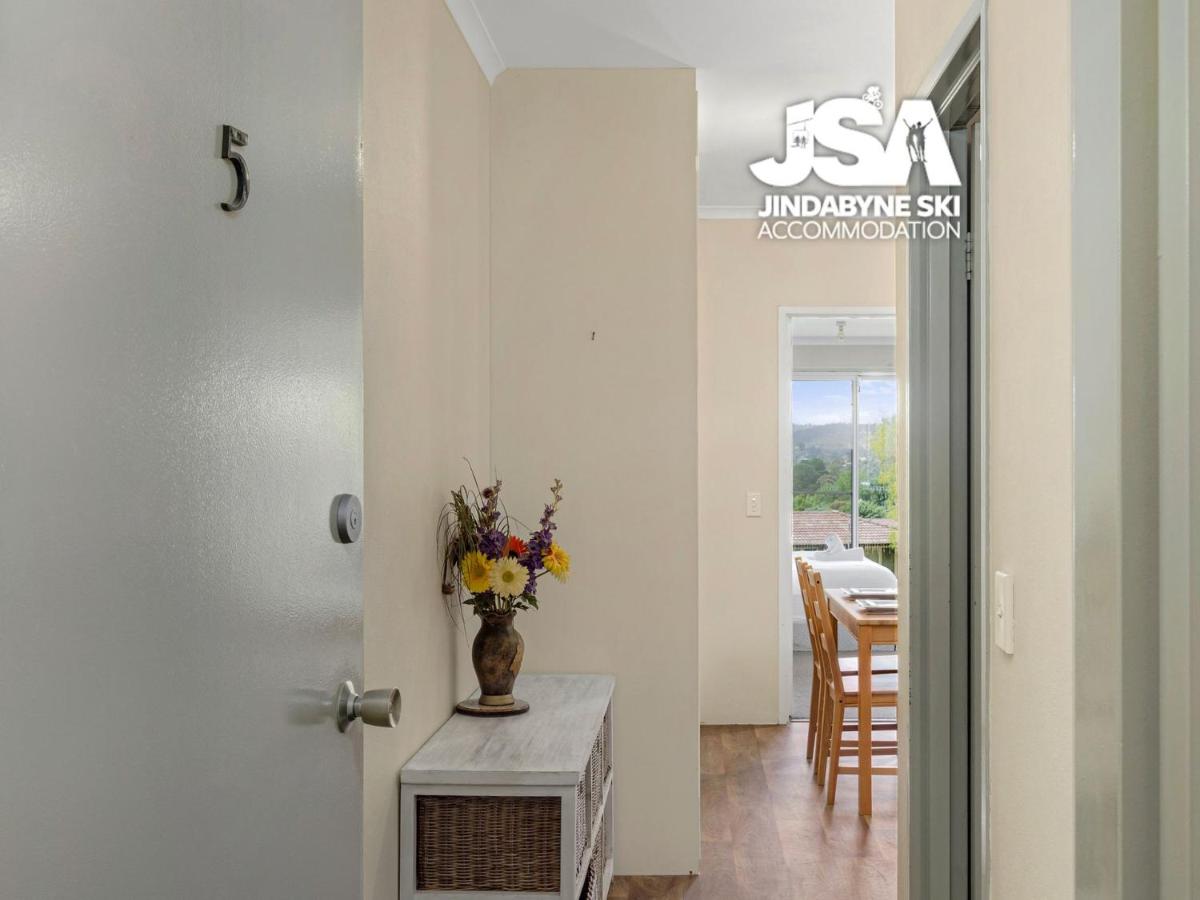 Cascades 5 - Housity