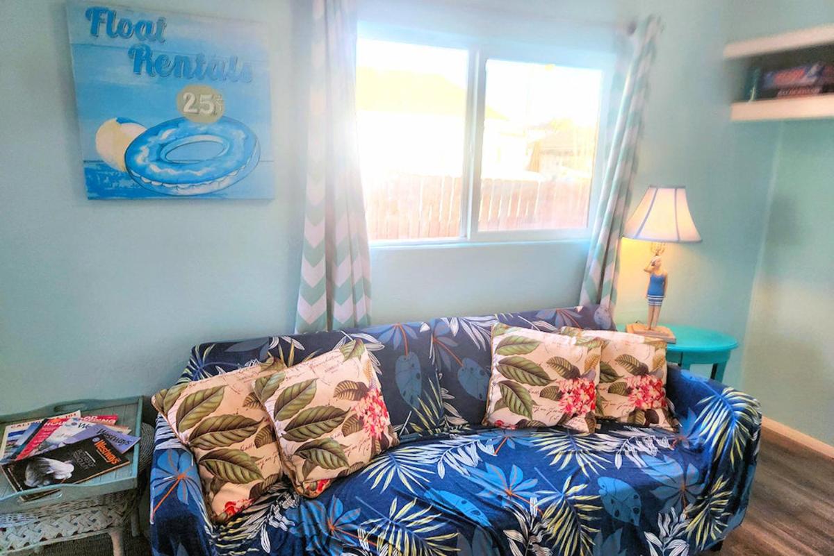 Short walk to beach 4 br 2 bath restored 1935 home - Housity