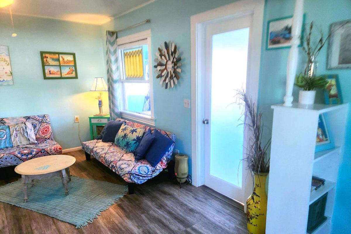 Short walk to beach 4 br 2 bath restored 1935 home - Housity