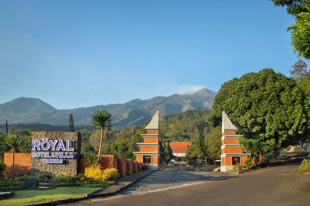 Royal Hotel and Villas Trawas - Housity