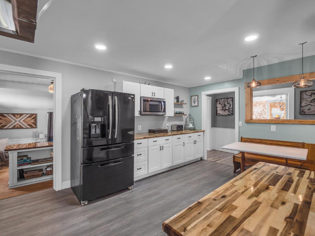 The Kelly House - 4 BR Historic Lodge - Downtown - Housity