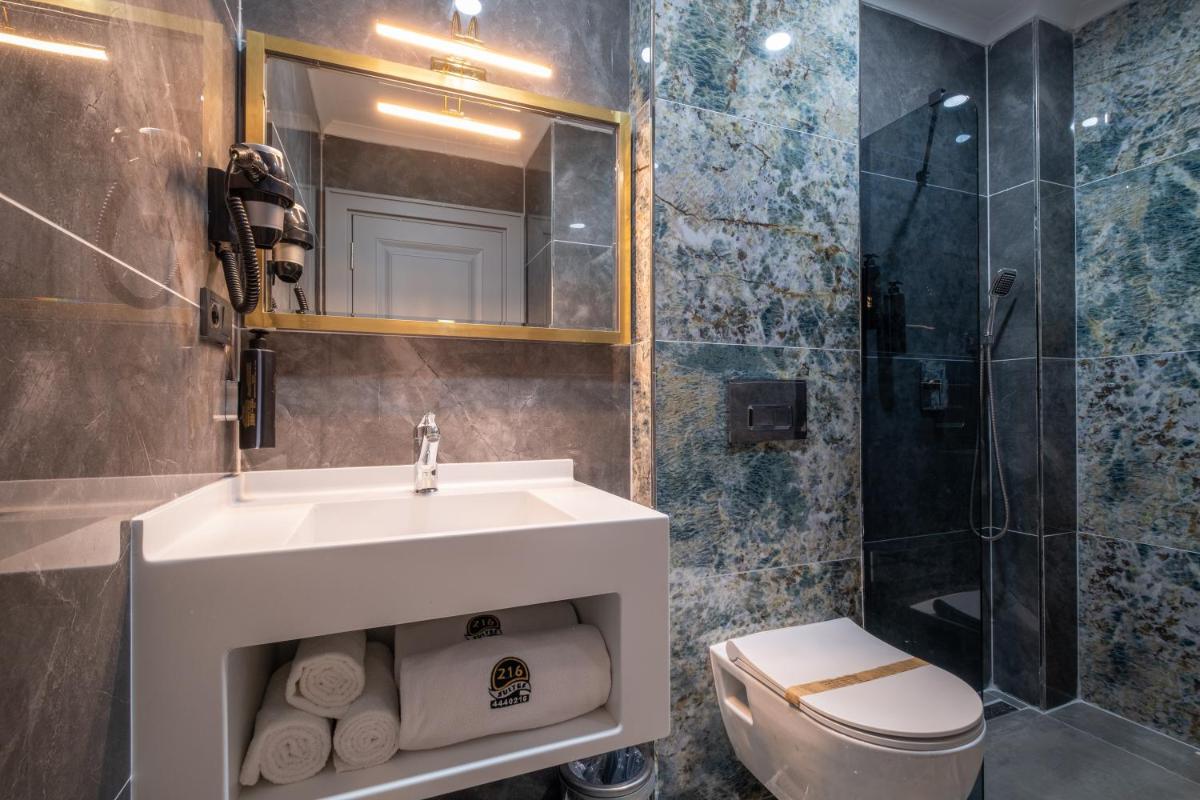 216 Prestige Hotel - Housity
