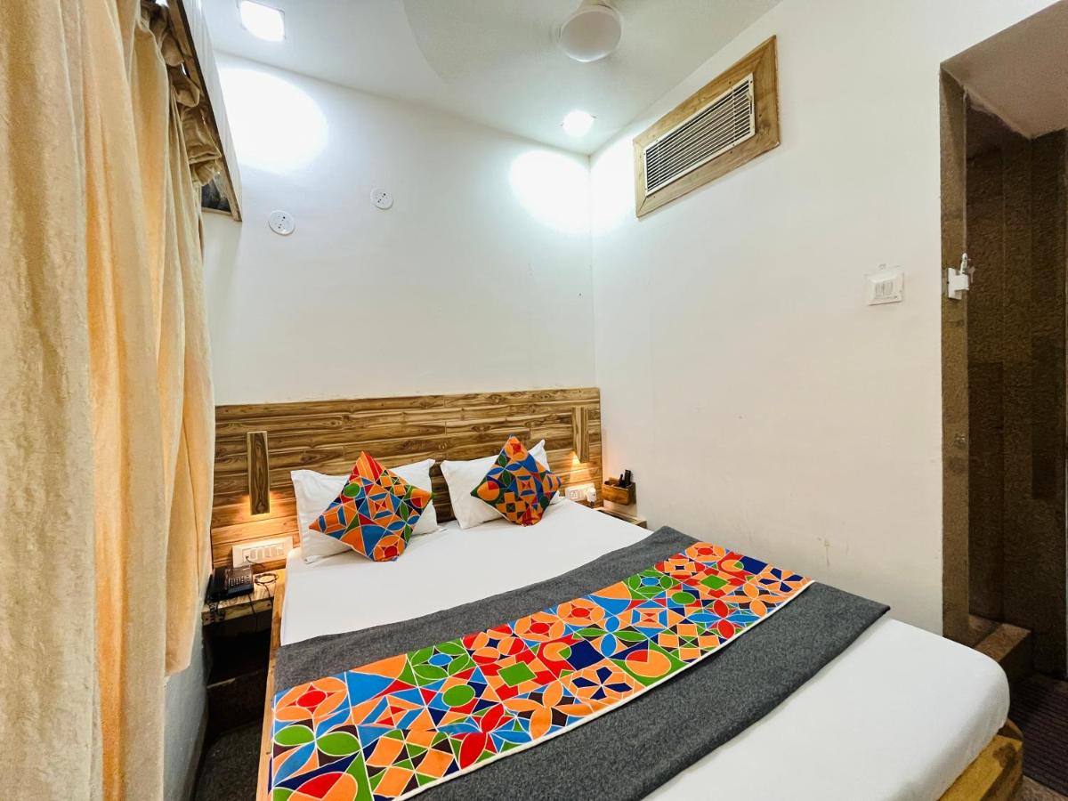 Hotel Regency - Housity