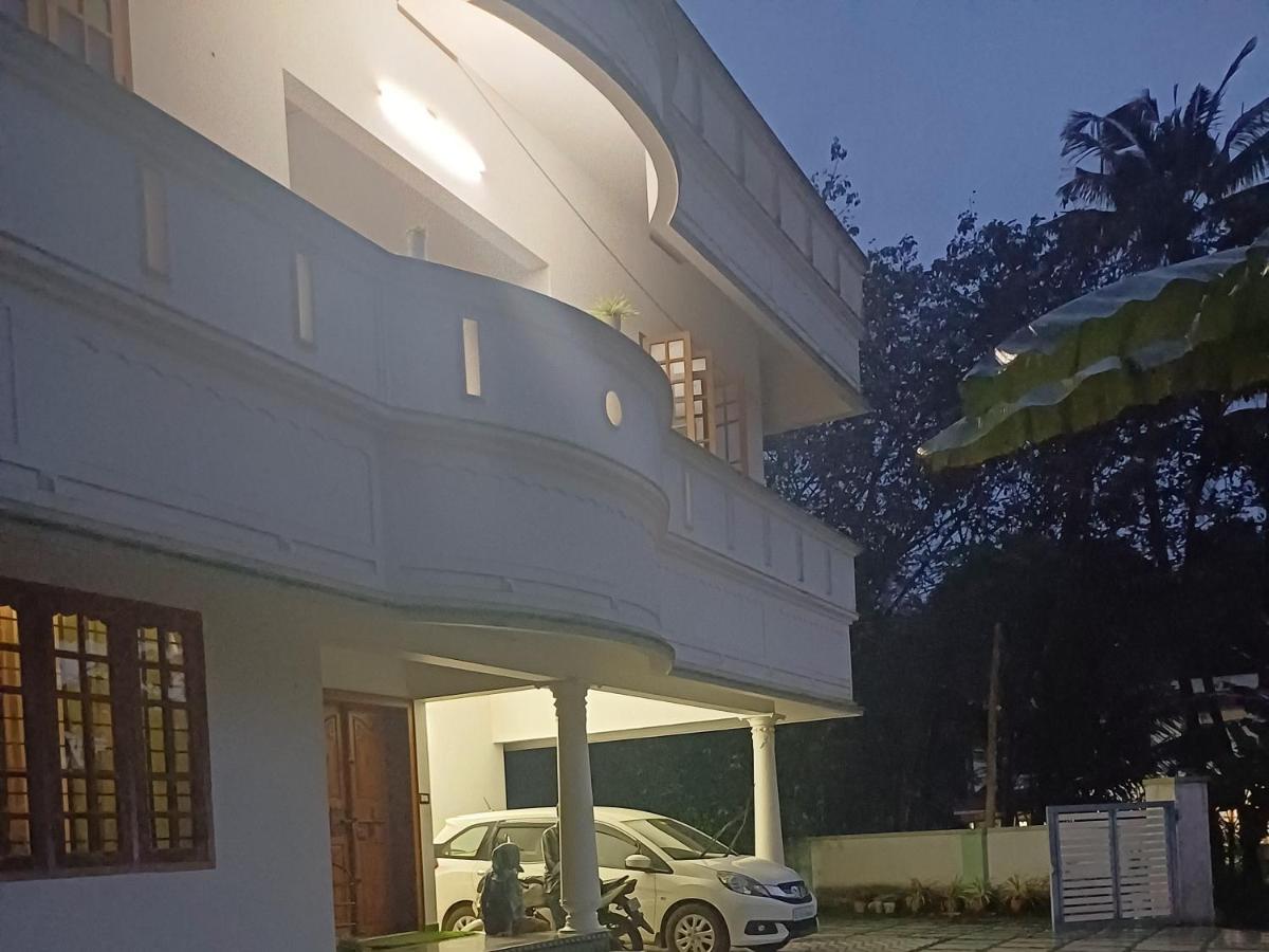 Thas apartment near rajagiri hospital - Housity