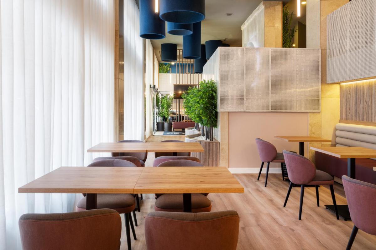 B&B HOTEL Cartagena Cartagonova - Housity