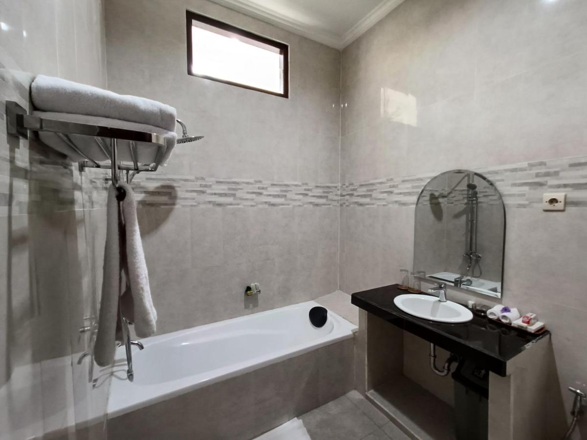 Wisata Bintang Hotel - Housity