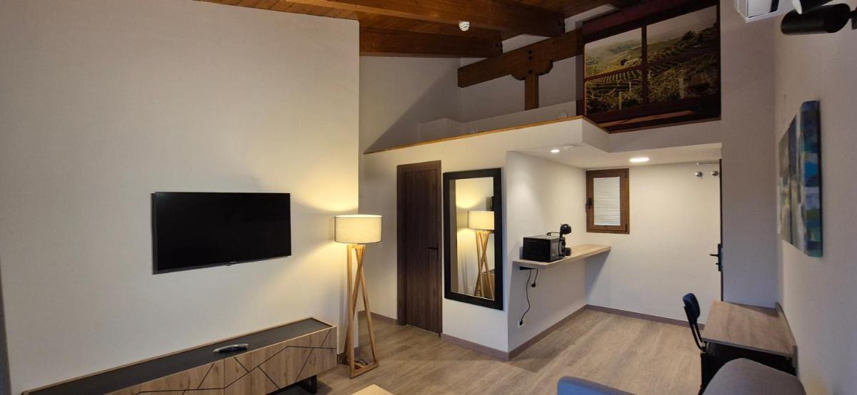 Vineam Hotel - Housity