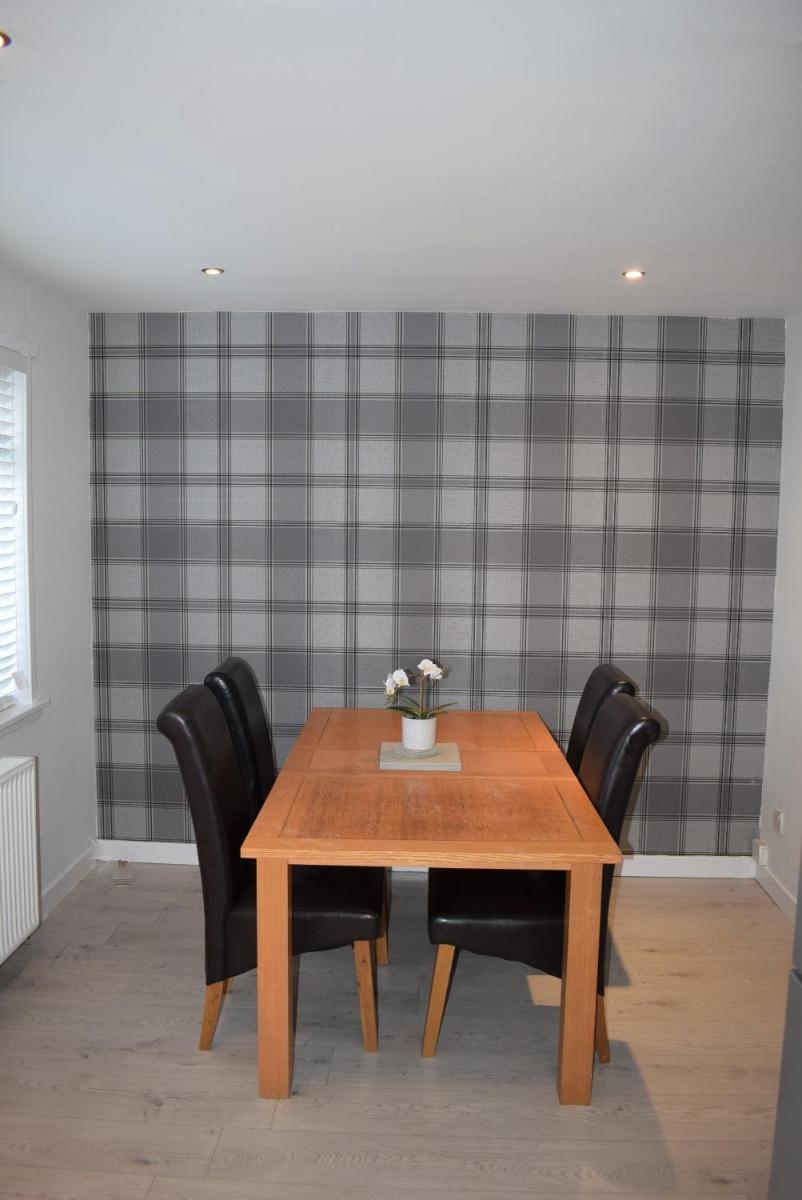 3 Bedroom-Kelpies Serviced Apartments Burns - Housity