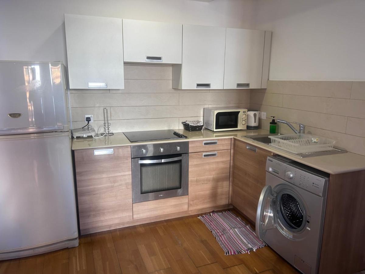 Ithaki Phinikoudes Apartments No. 106 - Housity