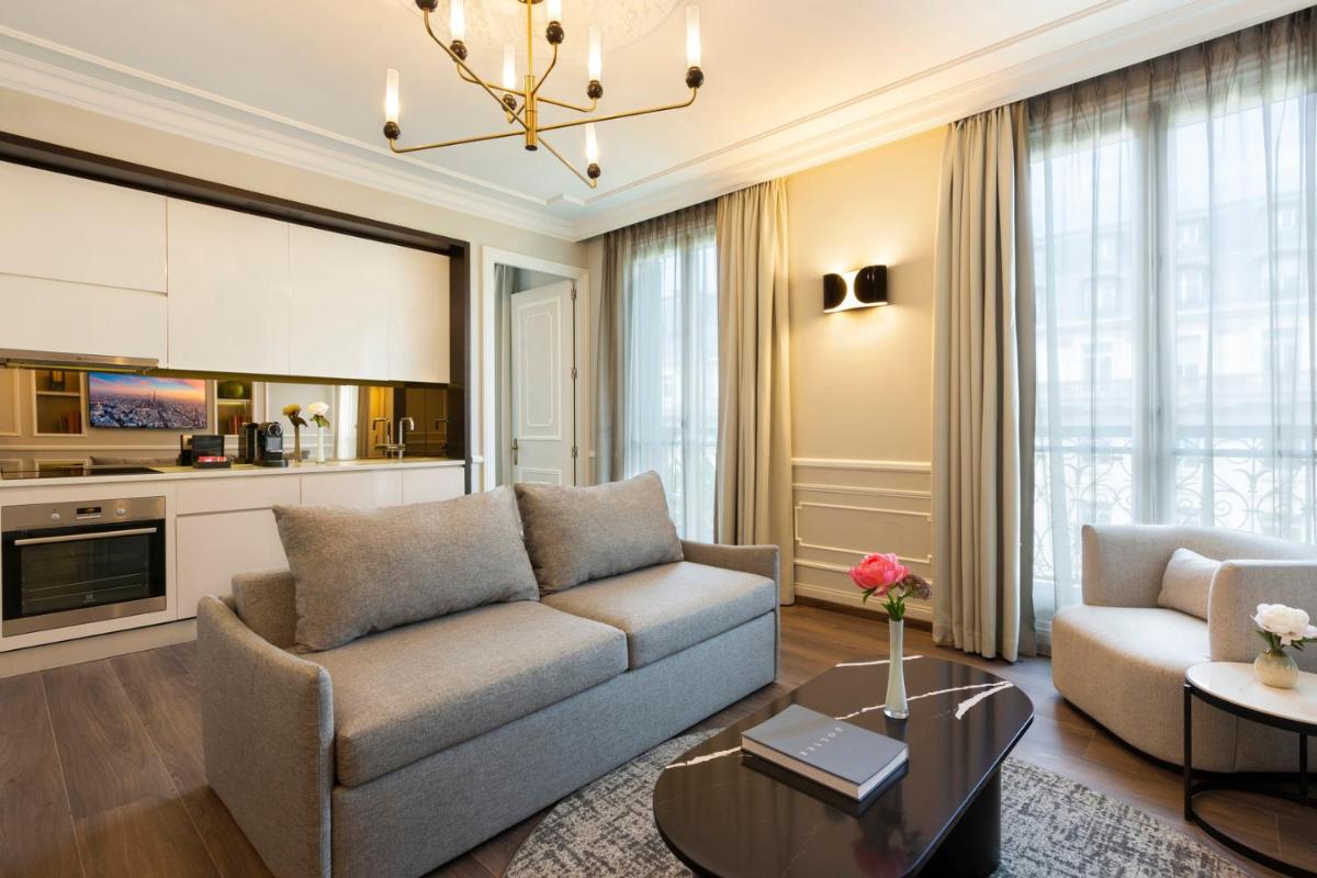 Coin salon dans l'établissement La Clef Tour Eiffel Paris by The Crest Collection