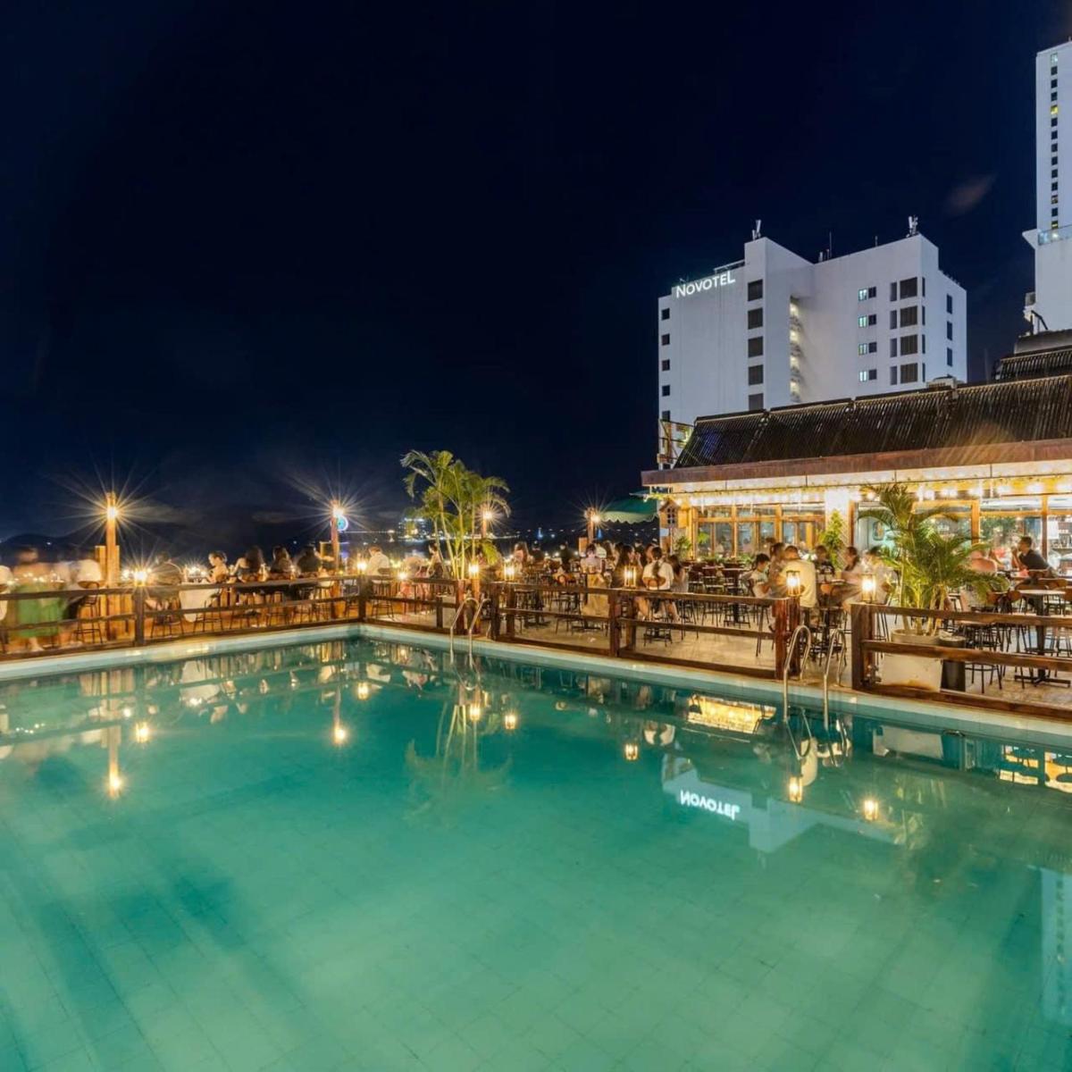 Happy Light Beach Hotel - Housity