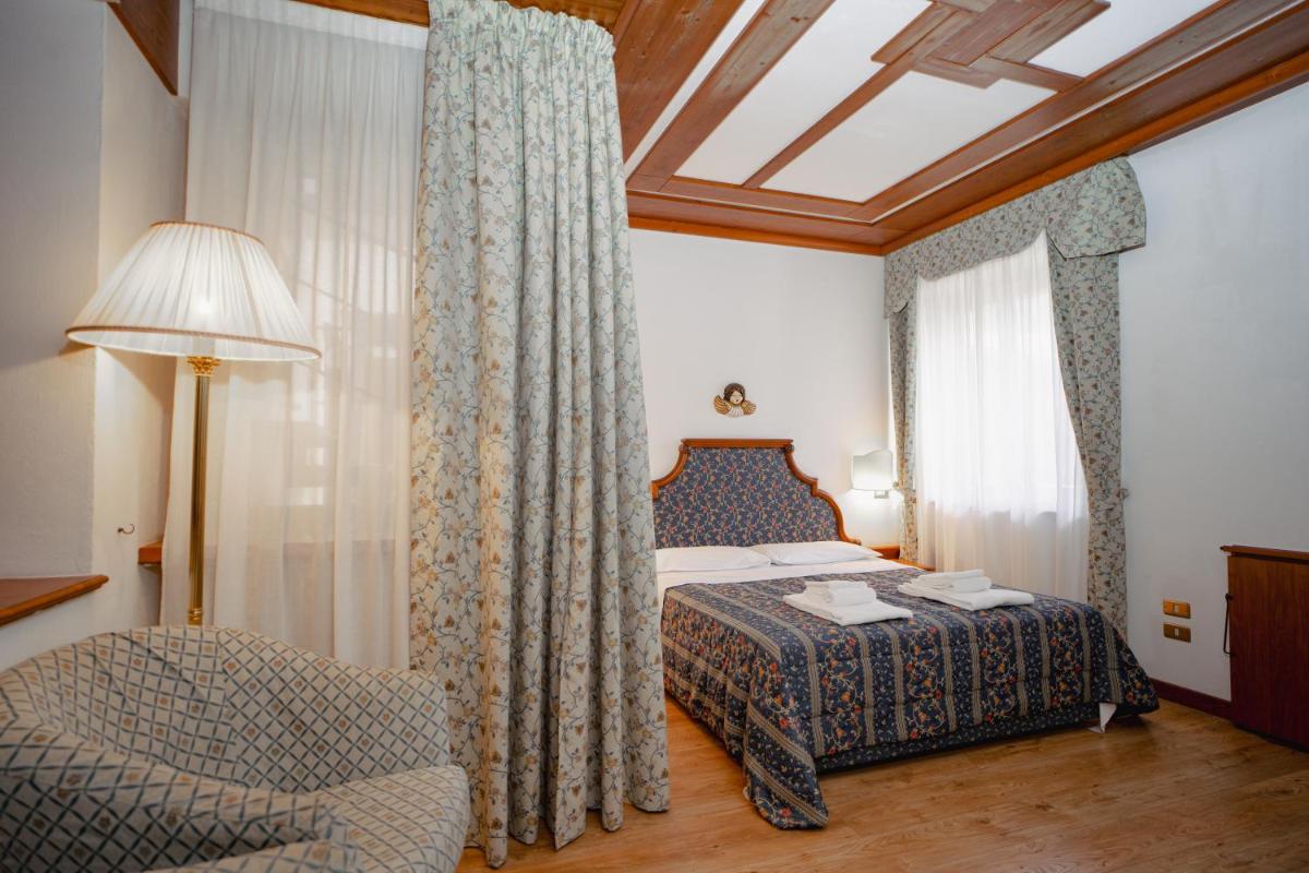 Hotel Sporting - Housity