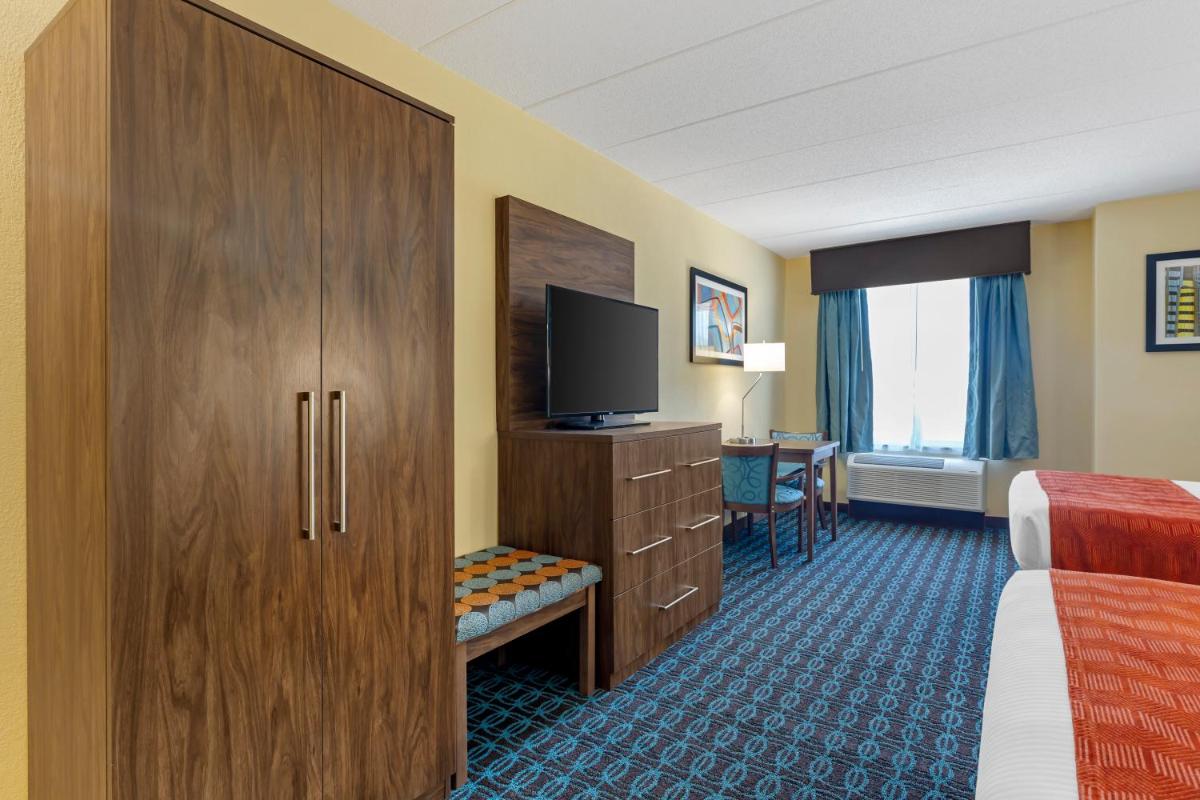 Best Western Plus North Shore Hotel - Housity