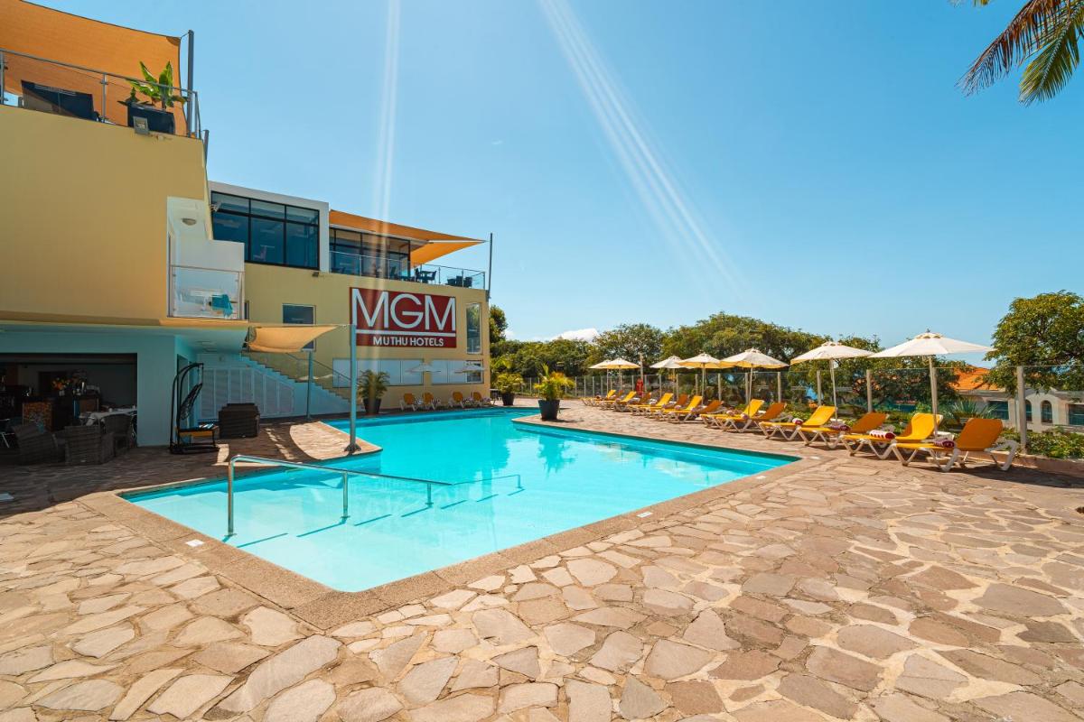 A piscina em ou perto de Muthu Raga Madeira Hotel