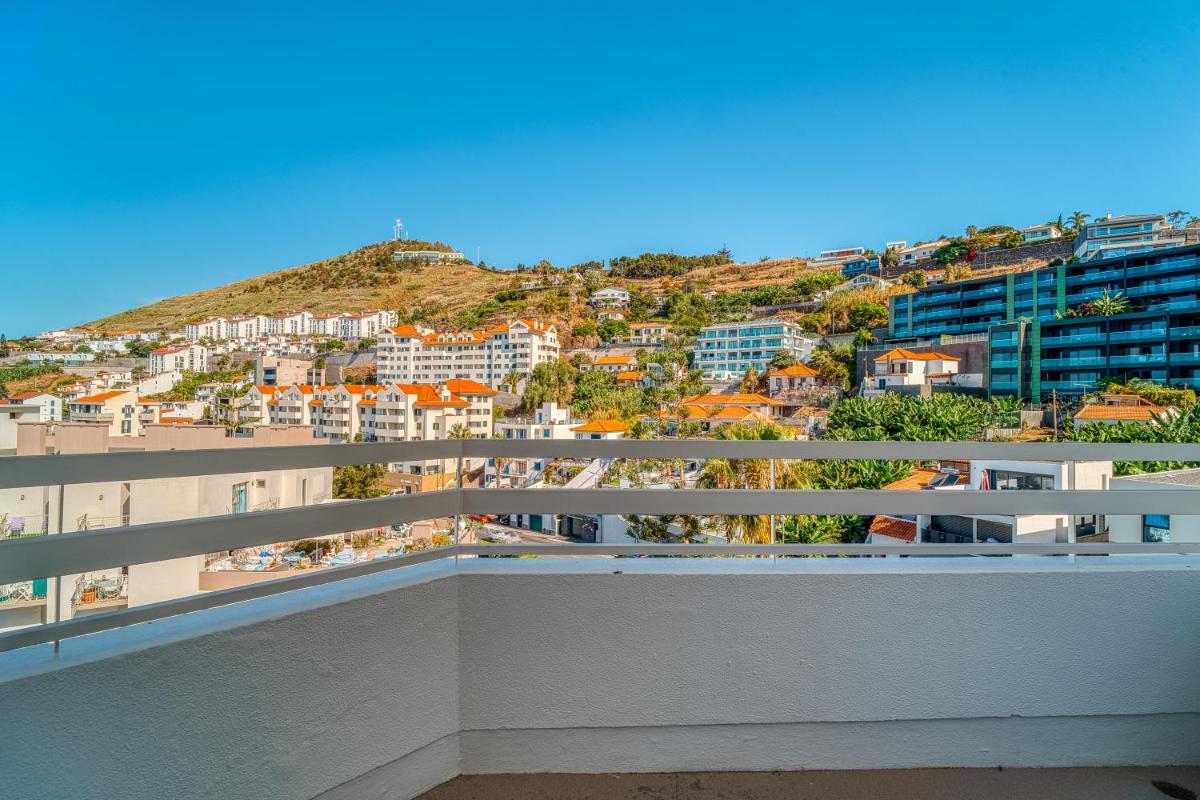 Uma vista geral da montanha ou uma vista da montanha a partir do hotel