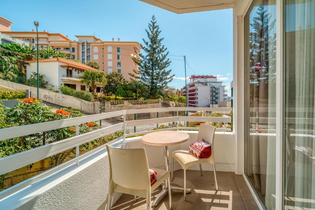 Uma varanda ou terraço em Muthu Raga Madeira Hotel