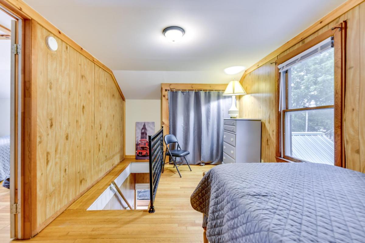 Point Breeze Vacation Rental, Walk to Lake Ontario - Housity