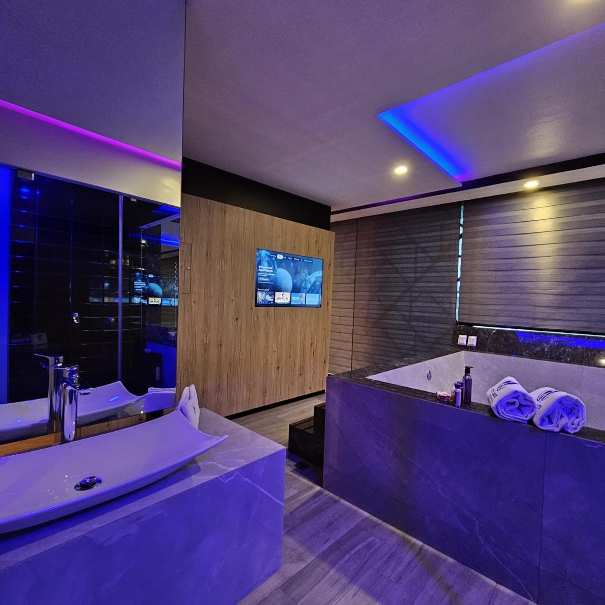 Hotel City Lights - Housity