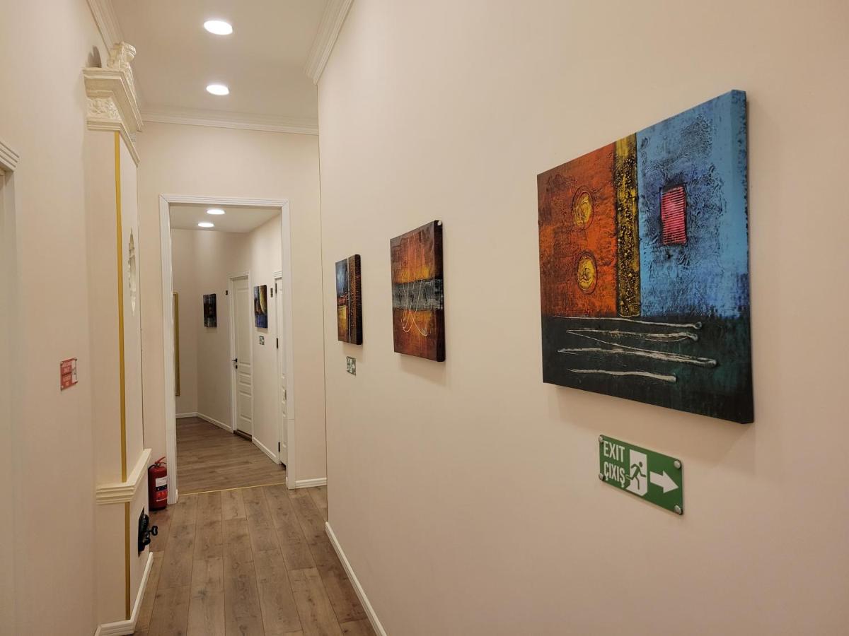 London Hotel and Guest House - Housity