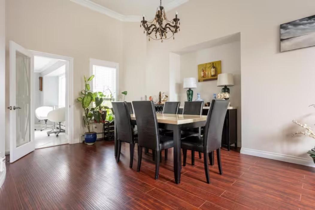 Jane's private rooms with shared washroom - Housity