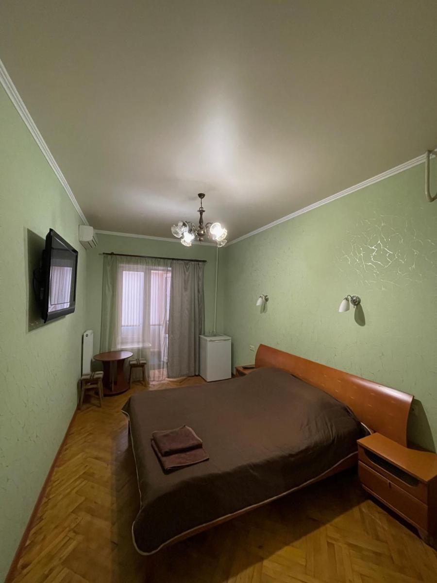 Затишні номери в самому центрі Одеси - Housity