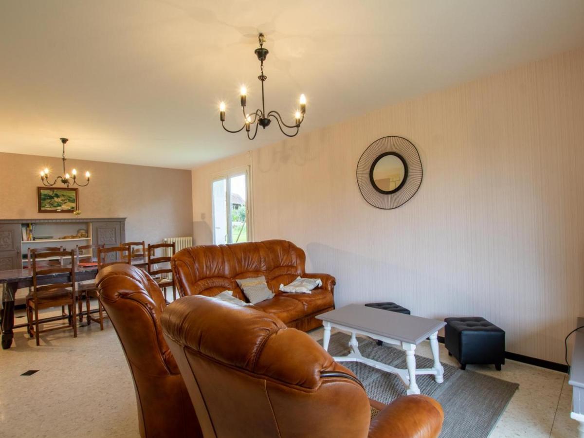 Maison Indépendante avec Grand Jardin, Cheminée, Wifi et Équipements de Loisirs à Agonac - FR-1-616-97 - Housity