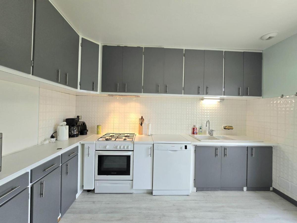 Maison Indépendante avec Grand Jardin, Cheminée, Wifi et Équipements de Loisirs à Agonac - FR-1-616-97 - Housity