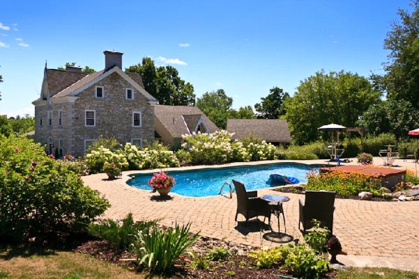 Suitetrails - Clyde Hall Bed and Breakfast