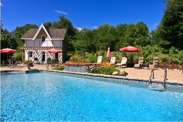 Suitetrails - Clyde Hall Bed and Breakfast