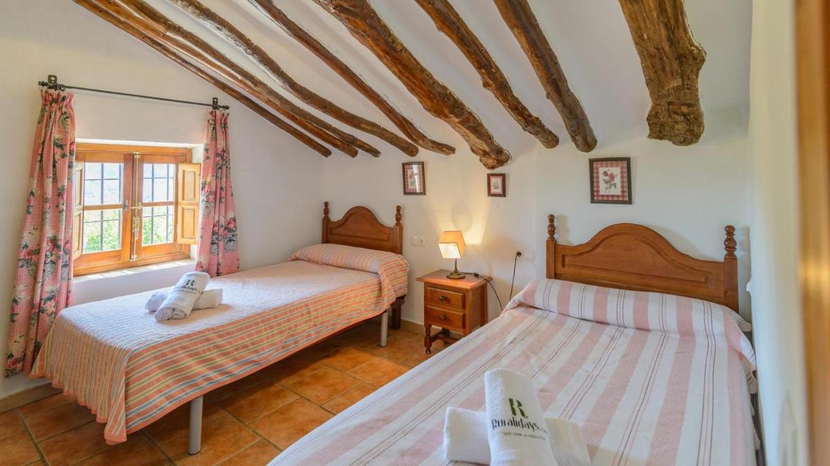 Casa Rural Loma de Moya Periana by Ruralidays - Housity