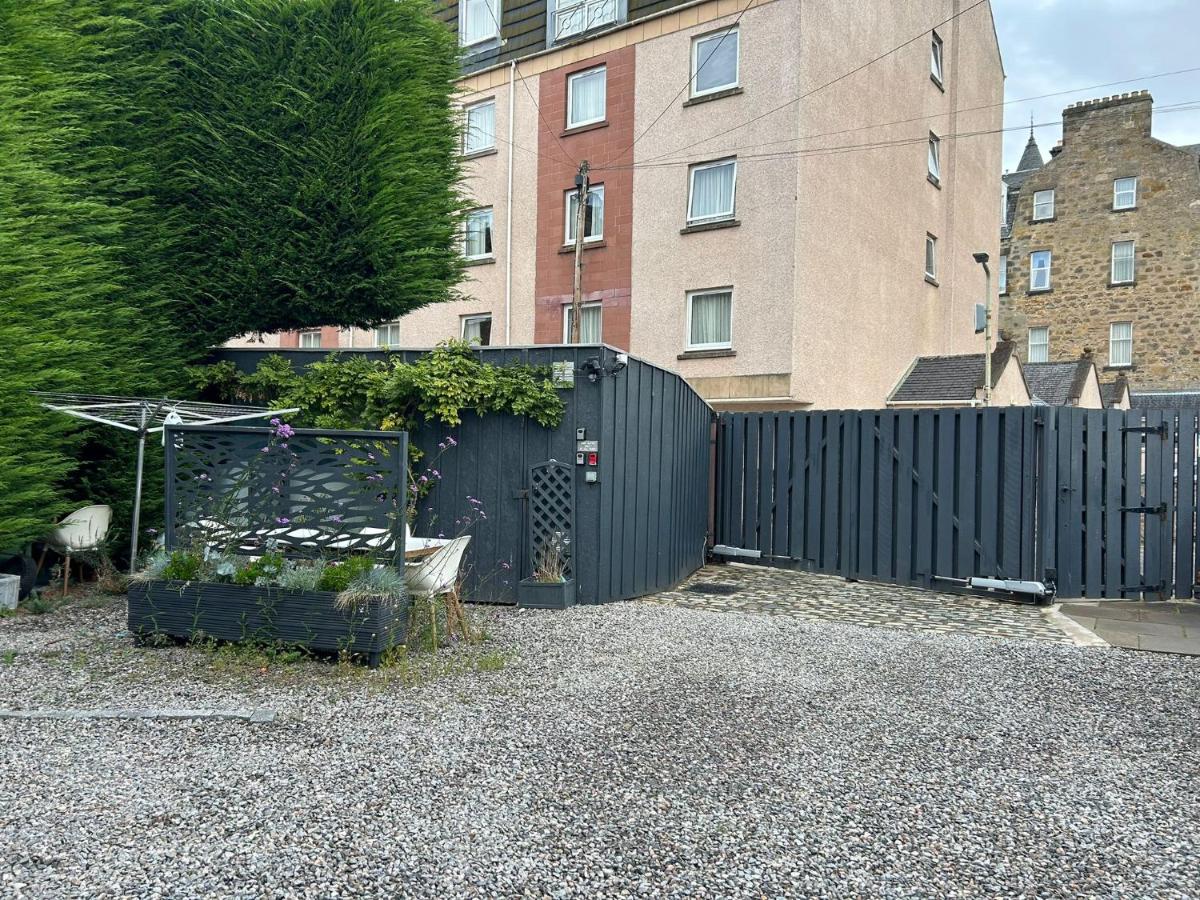 Mercury Holiday Homes - 1 Bedroom Alexander Snug Free Parking - Housity