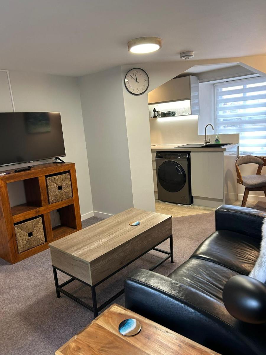 Mercury Holiday Homes - 1 Bedroom Alexander Snug Free Parking - Housity