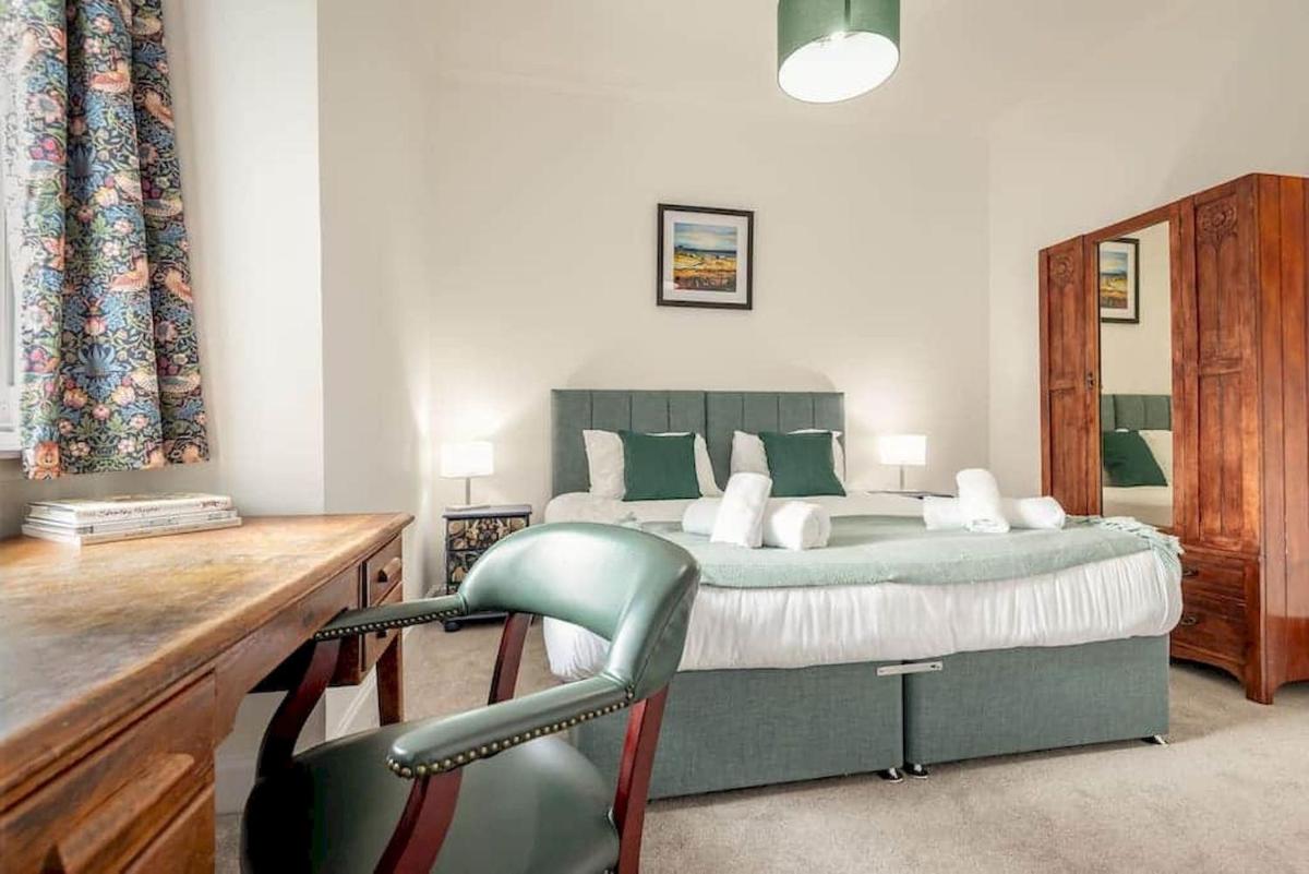 The Cross Keys Apartment - 85D Market Street - Hizvo