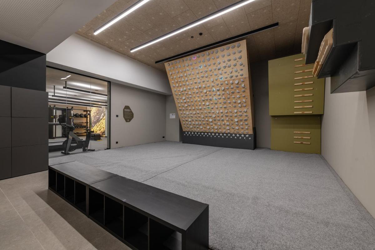 O centro de fitness e/ou as comodidades de fitness de Dolinas Climbing Hotel