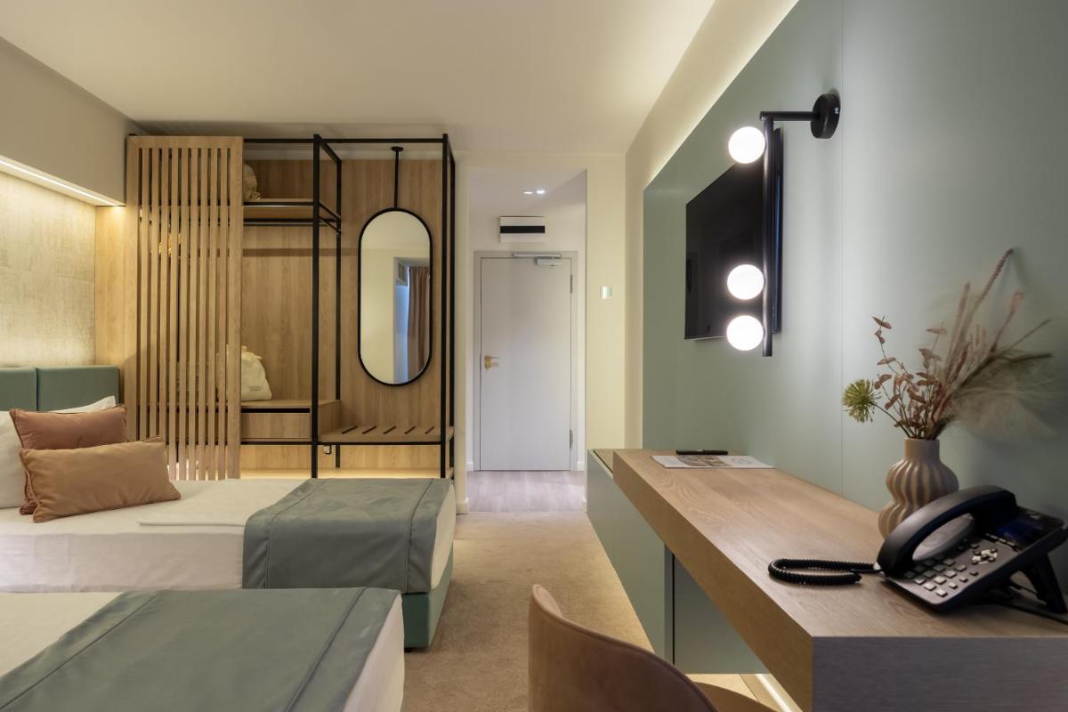 Hotel Bavaria Blu - Housity