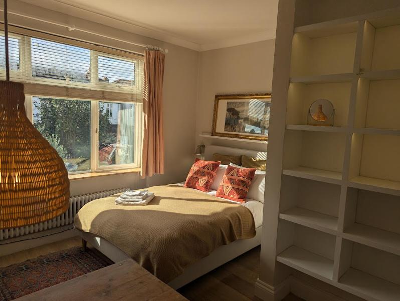 Brookview Guest House - Housity