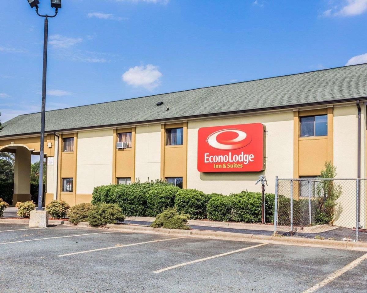 Econo Lodge Inn & Suites Matthews - Charlotte - Housity