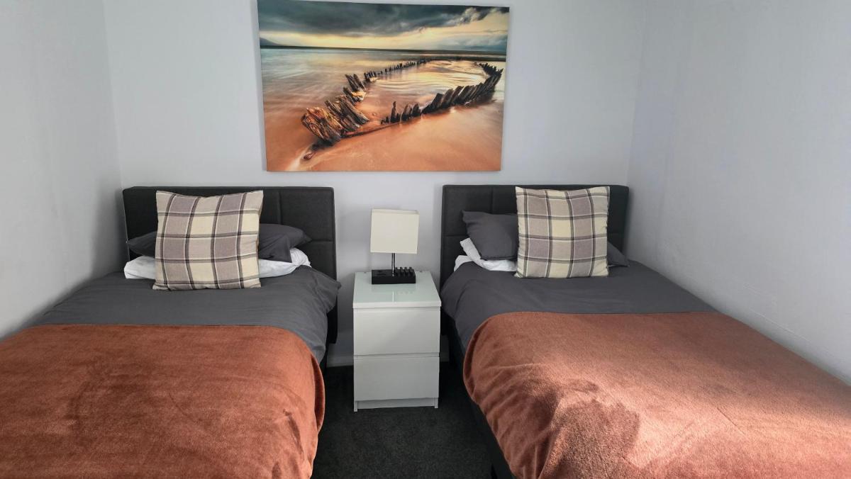 Farne Lodge - Housity