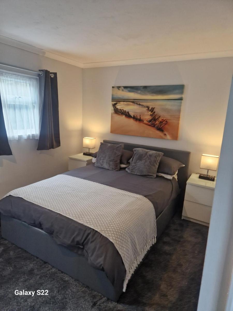 Farne Lodge - Housity