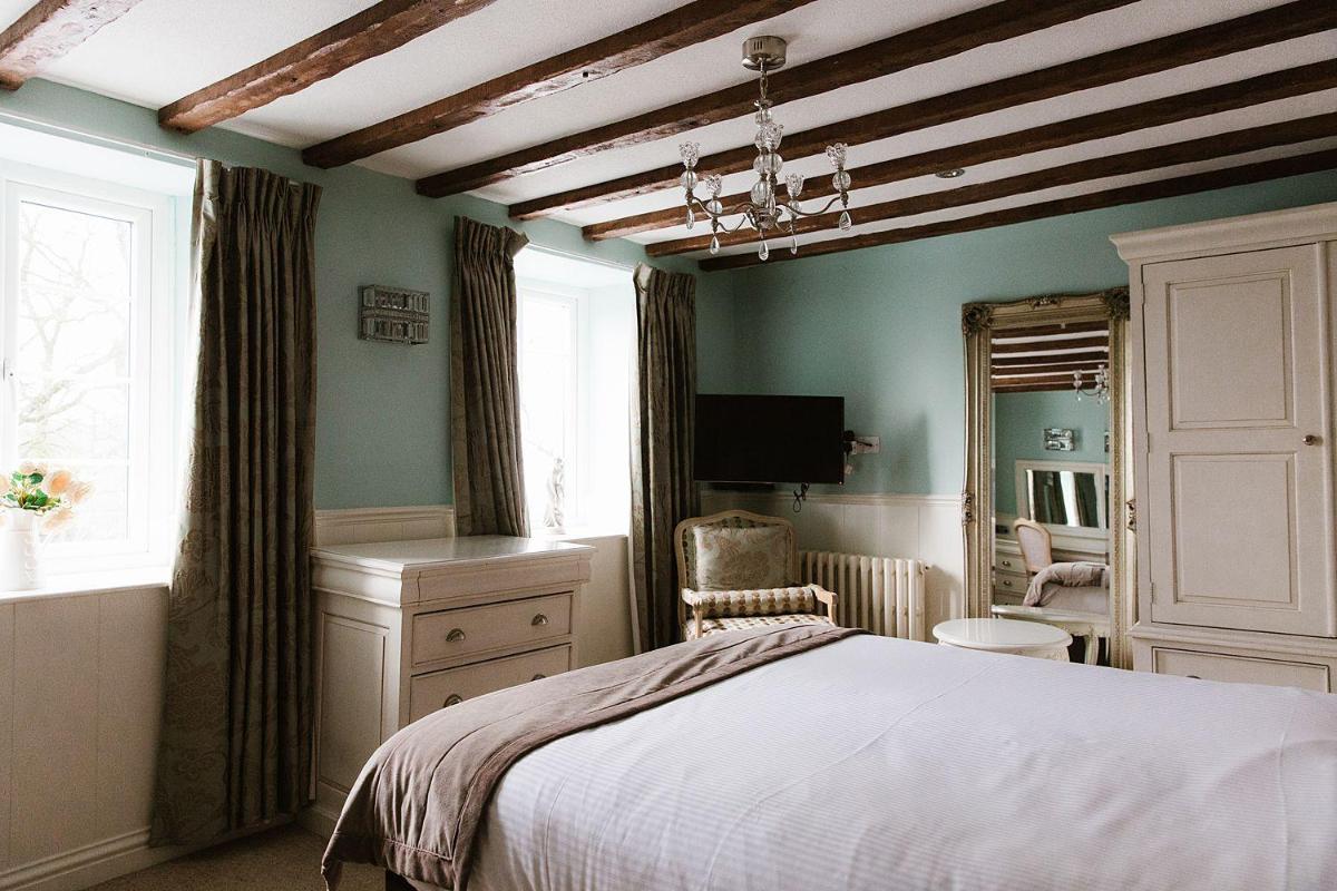 Wild Boar Estate - Housity