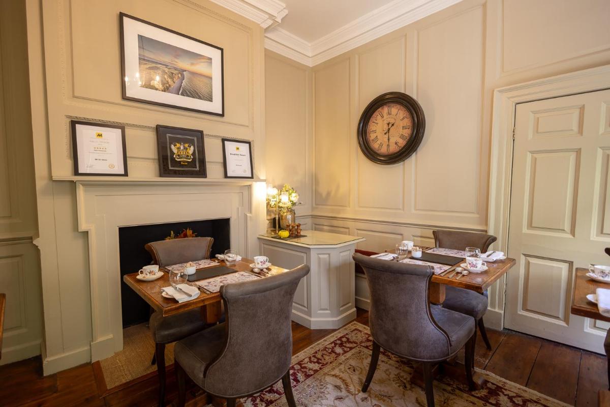 38 St Giles - Housity